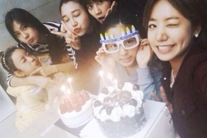 손나은 생일파티, 에이핑크 민낯 윙크 세례 ‘남심 폭발’