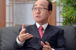 “지자체 자주재원 확보 시급… 헌법 바꿔서라도 뒷받침을”