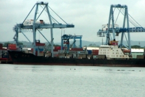 北청천강호, 선원 32명 태우고 쿠바行