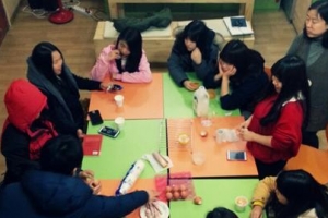 책 읽고 음악활동 청소년카페서 休~