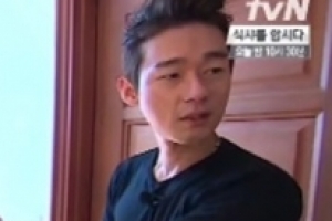 허지웅 집 공개, 냉장고에 붙어있는 사진은 곽정은 아닌  ○○○ “반전”