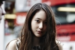 크리스탈 런던 화보, ‘강렬한 얼음 눈빛’ 제시카 얼굴이 보여