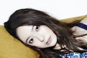 크리스탈 런던 화보, 초미니 원피스 섹시한 각선미 뽐내