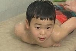 아빠 어디가 목욕탕, 알몸 공개? ‘때 미는 윤후’ 깜찍 폭발