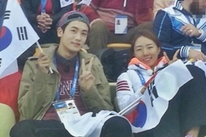 박형식 관중석 응원, 옆에 있는 여자는 누구? ‘여자친구 인 줄’