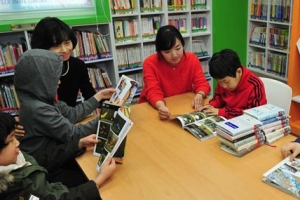 [올해 계획 책읽기? 자치구가 목표달성 책임집니다] 동네 구석구석 보물 같은 공간… 책, 매일 읽자