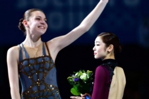 소트니코바 비매너 영상 논란…김연아 인터뷰 도중 갑자기