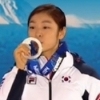김연아 시상식 ‘은메달 키스’ 인터뷰에선 눈물 터져 “눈물의 이유는..”