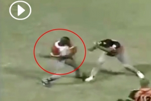 빈볼 던진 투수에게 배트 휘두른 타자 ‘아찔’