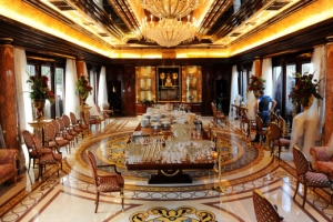 우크라, 조기 대선전 돌입… 서구 지원 받아 디폴트 타개 수순