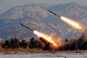 北 단거리 로켓 발사차량 철수않고 계속 대기