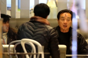 강남 한복판서 묻지마 인질극 ‘공포의 주말밤’