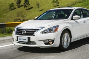 2014년형 닛산 ‘알티마’ 타보니…