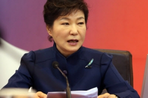 朴대통령 “中과 미세먼지 ‘윈윈’ 대안 찾는 협상해야”