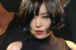 가인 24시간이 모자라 “신의 한 수” 섹시 눈빛+맨발 퍼포먼스 ‘남심 올킬’