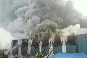 안성 갤럭시S5 반도체 하청 공장 불…4시간째 진화 중