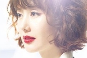 김지수, 입술색 따라 변신하는 팔색조 매력 ‘180도 달라져’