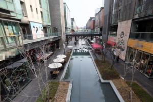 쇼핑객 없어 썰렁한 송도 NC큐브