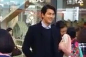 정우성 전주 목격담, 20대 女와 거리서 애정행각 ‘알고보니 이솜?’