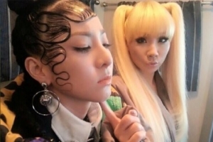 산다라박 4차원 헤어, 전무후무 역대급 ‘그린거야 붙인거야?’