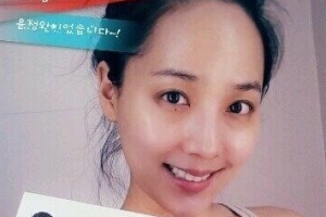 유진 인증샷, 민낯에 속옷 차림? 감탄 나오는 아기피부