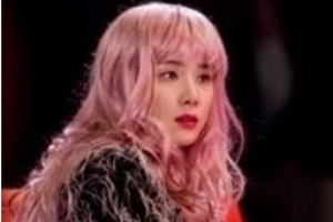 이보영, ‘핑크머리+파격 망사스타킹’ 클럽녀 변신.. 치명적 섹시미 발산