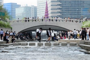 청계천 9년만에 자연형 생태하천으로 바꾼다