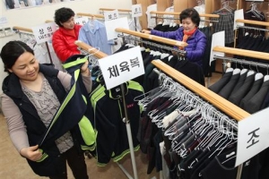 봄방학 땐 줄서다 끝났던 장터 쑥쑥 크는 아이 옷 걱정 이젠 끝!