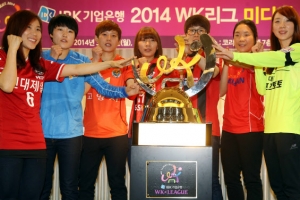 여자축구 현대제철 ‘지킨다’…대교 ‘빼앗는다’