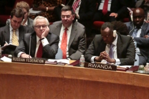 우크라, 크림서 軍 철수… 사실상 항복