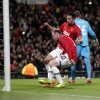[챔피언스리그] 판 페르시 골! 골! 골!… 맨유·감독·자신을 구하다