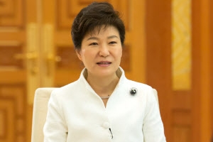 3년전 특사 朴대통령, 이번엔 네덜란드서 정상 외교