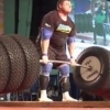 524kg 든 남자, 타이어 8개 들고도 여유만만 ‘어떤 일하는 남자?’