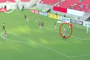 브라질 축구 경기에서 나온 ‘최악의 자책골’ 화제