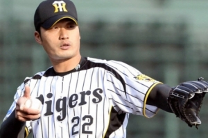 한신 오승환, 일본 무대 첫 실점…팀은 7-4승리
