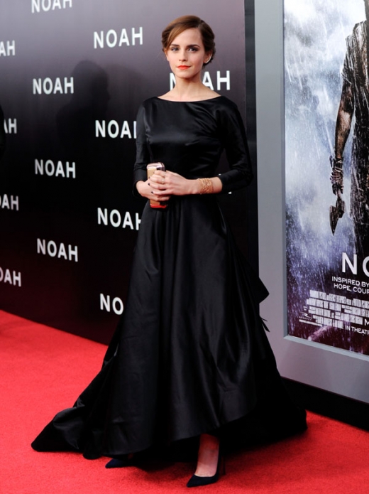 26일(현지시간) 배우 엠마 왓슨이 뉴욕 지그펠드 극장에서 열린 영화 ‘노아’의 시사회에 참석해 포즈를 취하고 있다.<br>AP/뉴시스