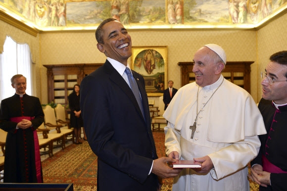 프란치스코 교황 만난 오바마 ‘함박웃음’