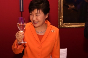 朴대통령 드레스덴서 ‘대북인도지원·경협확대’ 천명