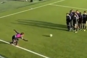 세상에서 가장 창조적인 골 세리머니? 일제히 ‘꽈당’