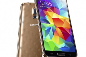 외신들 갤S5에 “최고 갤럭시폰” vs. “개선된 제품”