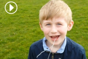 드론 날려 유치 뽑는 아빠와 아들 영상 화제