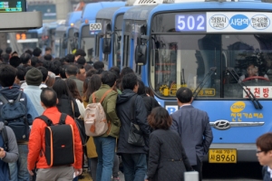 한 주에 네 번… 시민 발 묶은 ‘서울 불안鐵’