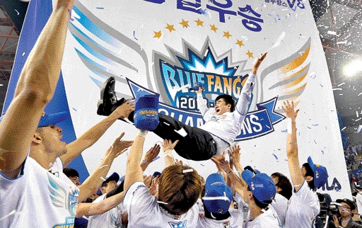 삼성 우승…신치용 감독 헹가래