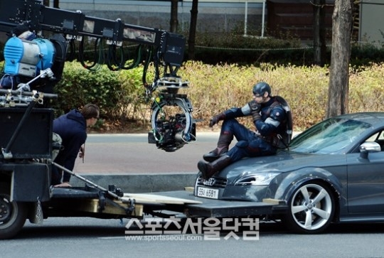 어벤져스2 교통 통제