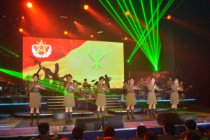 막 올린 모란봉악단 순회공연