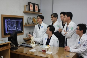 별다른 상처 없이 허리·하반신 통증 심한데, 허리디스크인가? 척추관협착증인가?