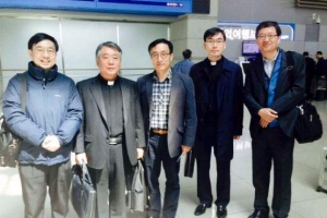 교황방한 기념 로고 발표… 준비위 실무단 출국