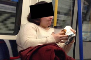 런던 지하철서 음식 먹는 여성 사진 공개 ‘논란’