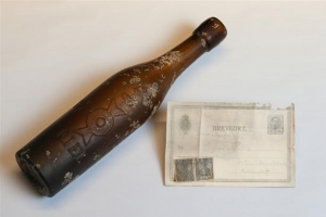 101년 만에 돌아온 엽서