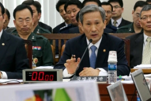 김관진 국방 ‘北 무인기’ 언론 보도 후 알았다